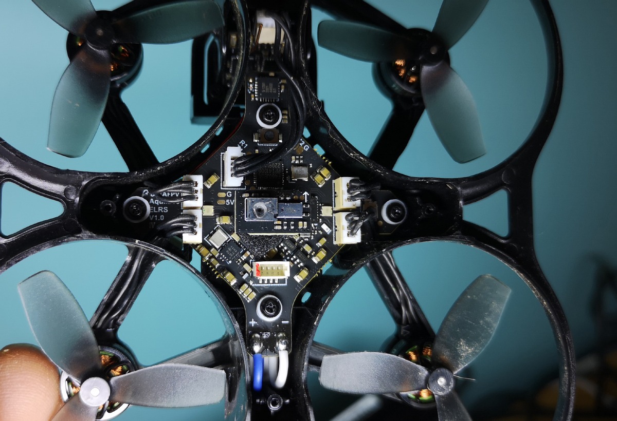 KIT drone FPV prêt à voler pour débuter : BetaFPV Aquila 16 - Bien choisir  son drone - Hubert AILE